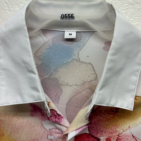 EUC, Women’s 3/4 Sleeve Sz M Button Down Multi-Color Blouse, V556 - Picture 3 of 12